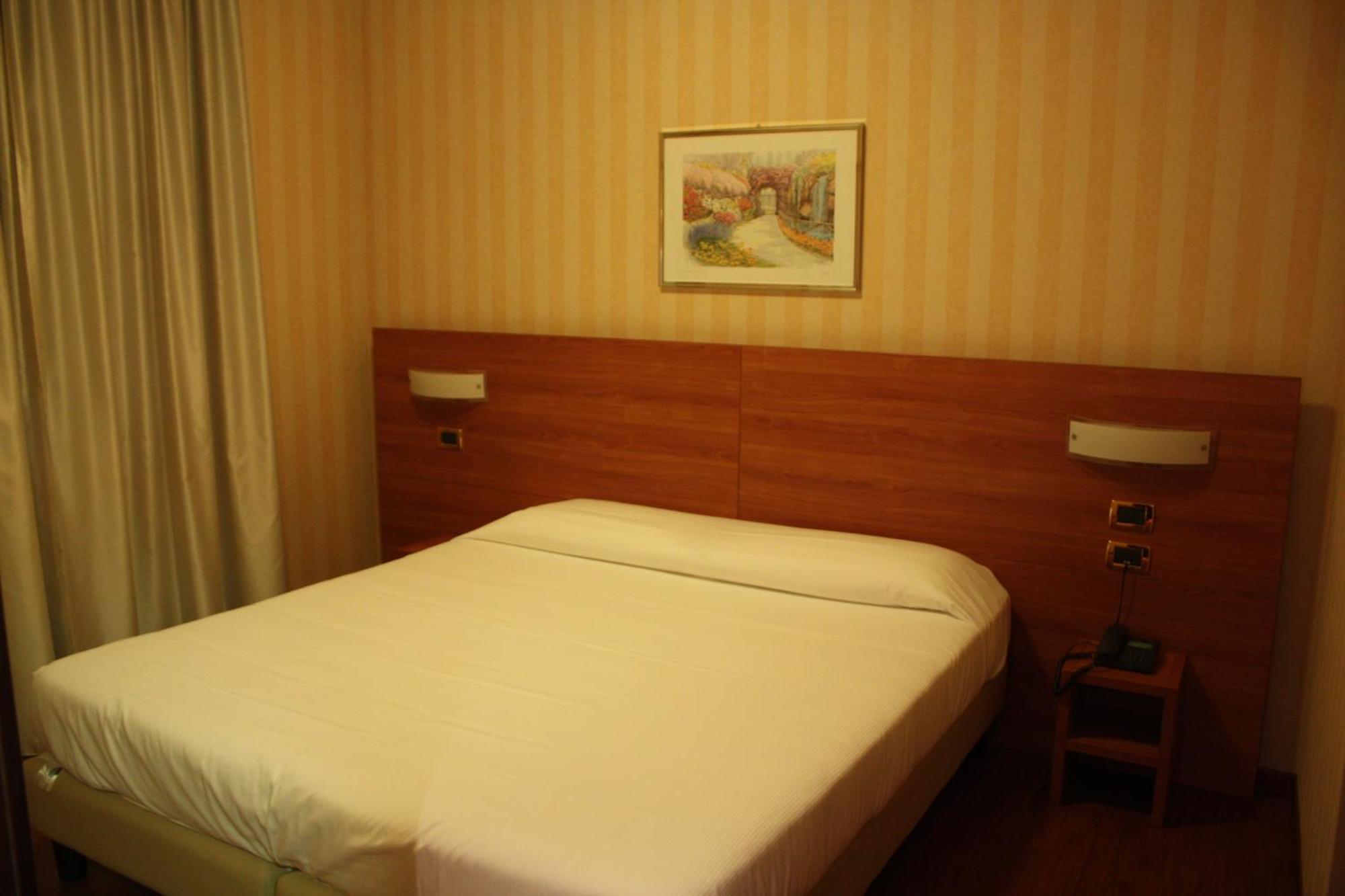 Hotel 2C Legnano Dış mekan fotoğraf