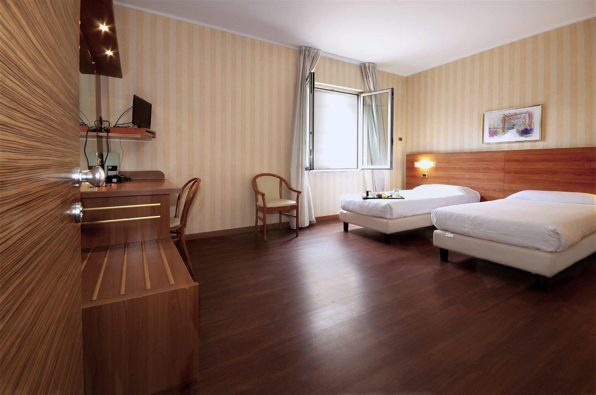 Hotel 2C Legnano Dış mekan fotoğraf